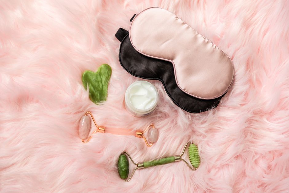 The Beauty Edit: Essential Accessories Defining 2026's Glow-Up
