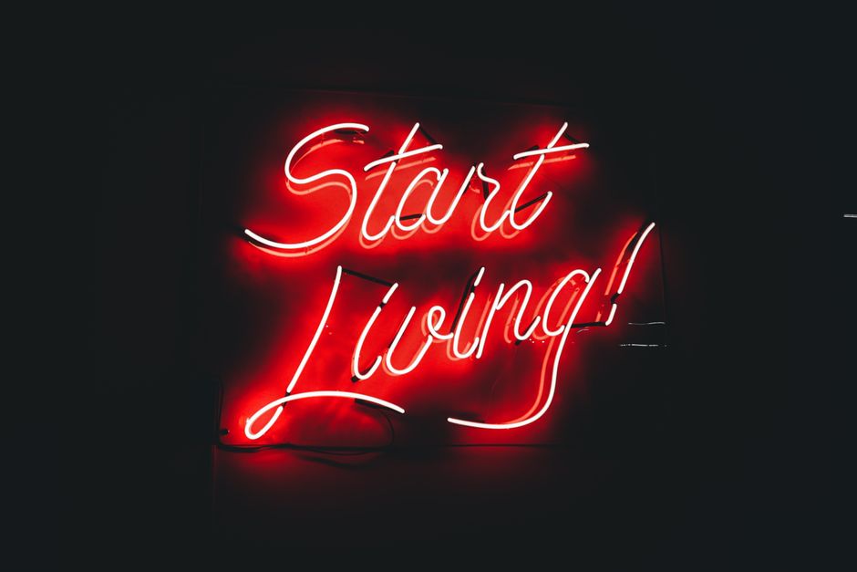 Light Up Your Glow: The Complete Guide to LED Light Therapy and Hair Growth Technology