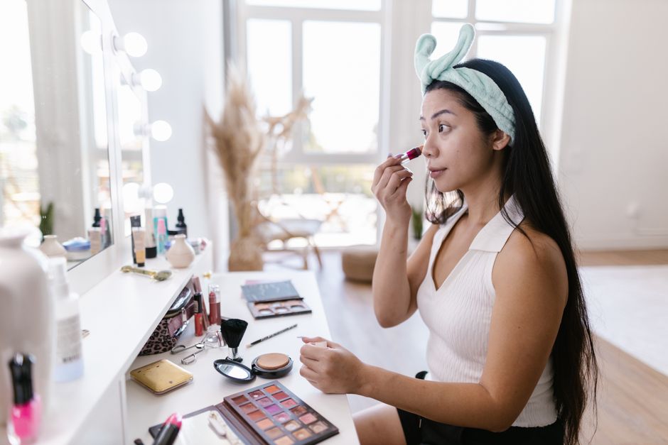 The Skin-Color Revolution: Why Tinted Serums Are Replacing Foundation in 2026