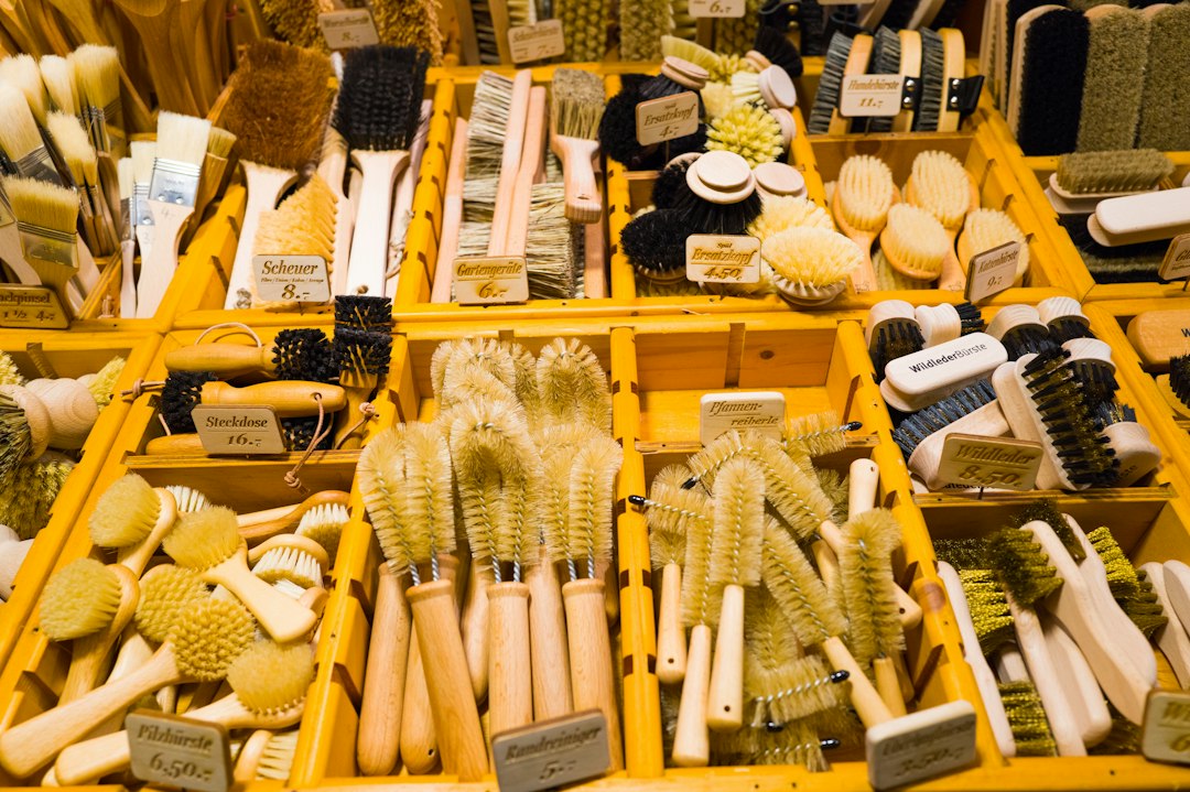 The Ultimate Guide to Makeup Tools in 2026: Smart Brushes, AI Blenders, and the Art of Flawless Application
