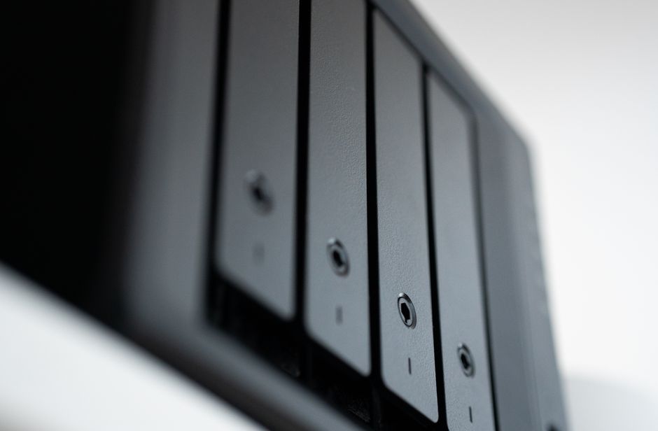 The 2026 Guide to Online Backup Services: Protecting Your Digital Life in the Age of AI