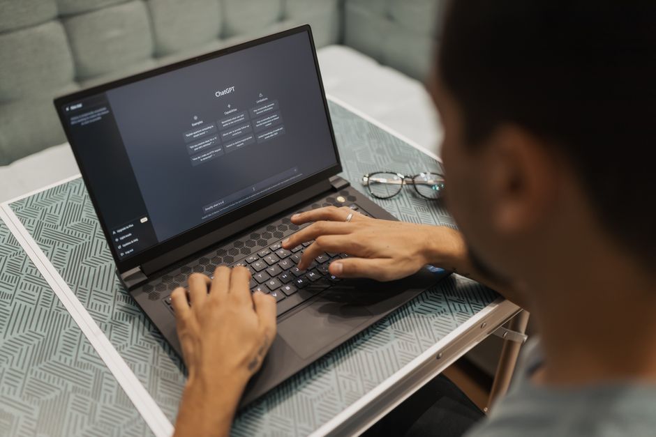 The AI-Powered Workspace: How Neural Processing Units Are Redefining Modern Communication