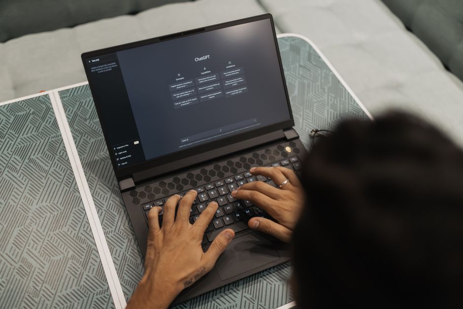 The AI-Native Workspace: How Smart Laptops Are Rewriting the Rules of Remote Collaboration