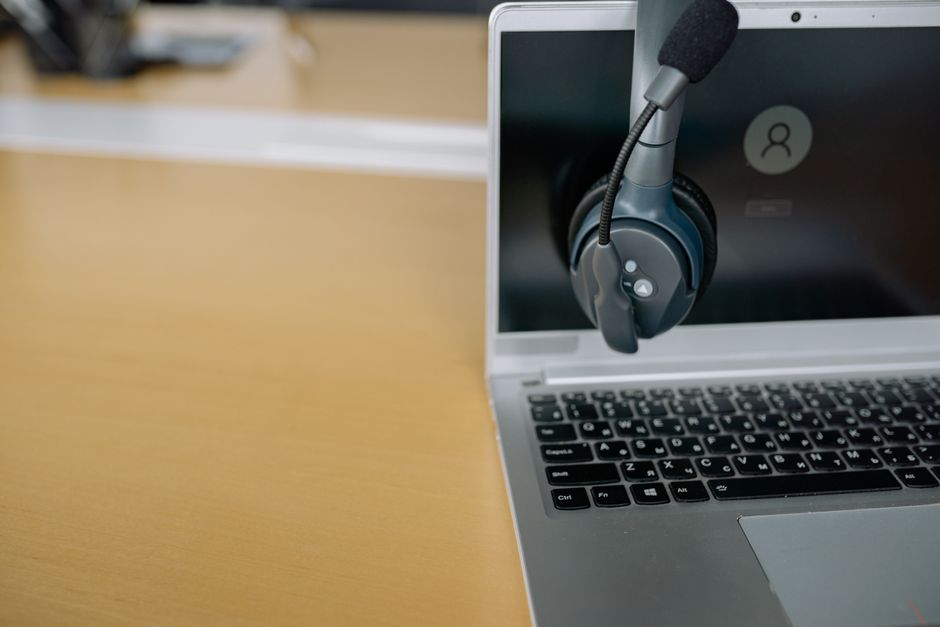 The New Standard: How AI-Powered Laptops Are Reshaping Communication in 2026
