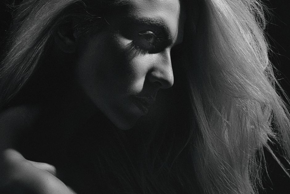 The Art of Intimate Luxury: How Rihanna's Boldest Beauty Moment Yet Redefines Fragrance