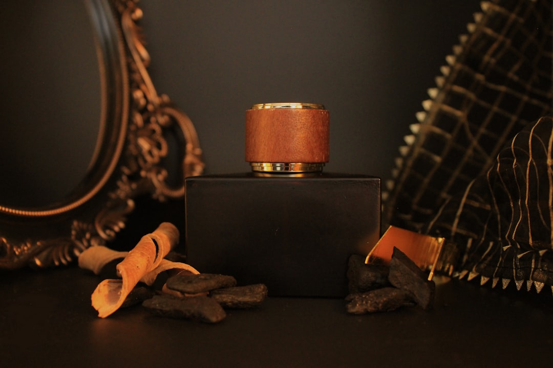 The Saffron Revolution: Why Celebrity-Favorite Amber Spices Are Dominating 2026 Fragrance Trends