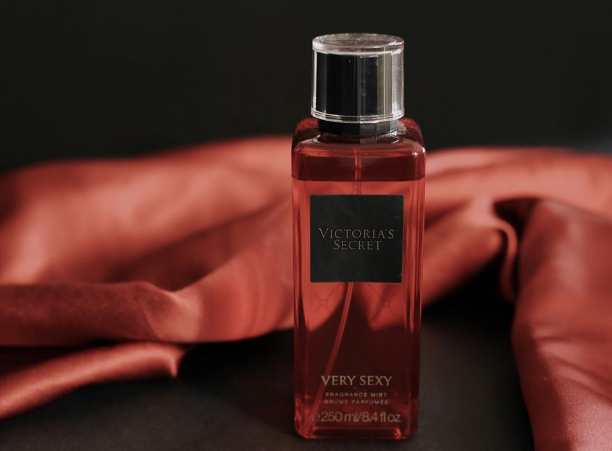 The Cherry Renaissance: Why Gourmand Fragrances Are Dominating 2026 — And How to Wear Them Like a Style Icon