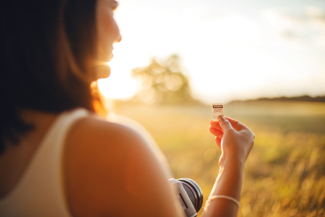The Art of the Scent Hunt: Why Limited-Edition Perfume Drops Are Redefining Fragrance Culture