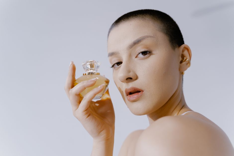 The 2026 Perfume Guide: Mastering Scent in the Age of Neuro-Fragrance
