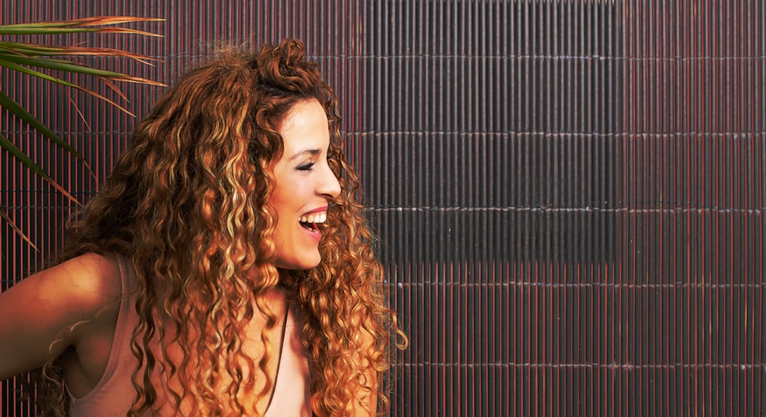 The Great Mousse Comeback: Why America Is Falling Back in Love with Foam Styling (and How to Do It Safely)