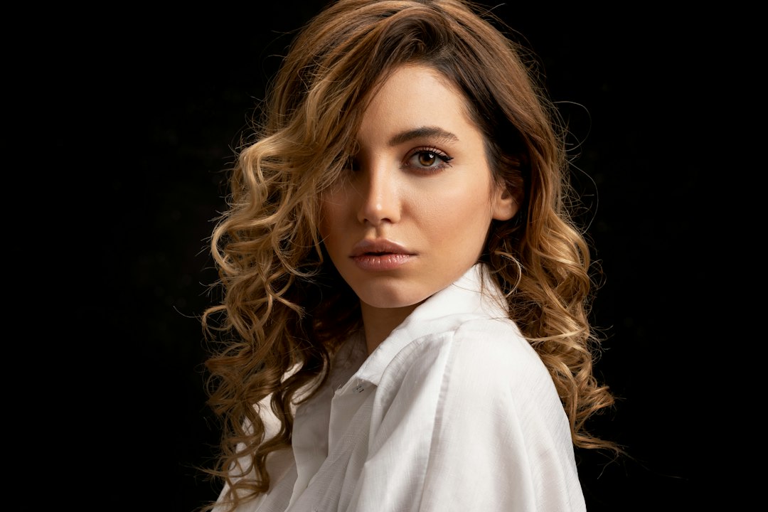 The New Rules of Hair Styling in 2026: Heatless Waves, Smart Tools, and the End of Damaging Routines