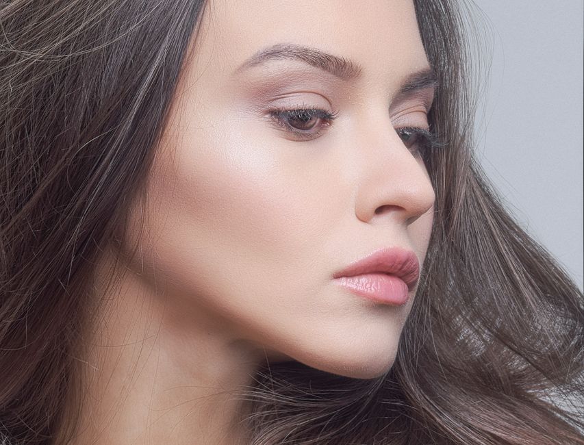 Summer 2026 Makeup: The Newport-Inspired Glow That's Taking Over