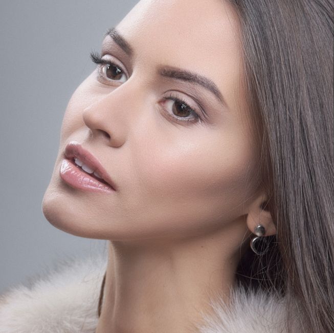 The 2026 Makeup Renaissance: Mastering the "Skin-First" Glow-Up