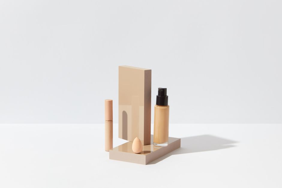 The 2026 Makeup Revolution: Texture, Technology, and the Art of "Skin-First" Beauty