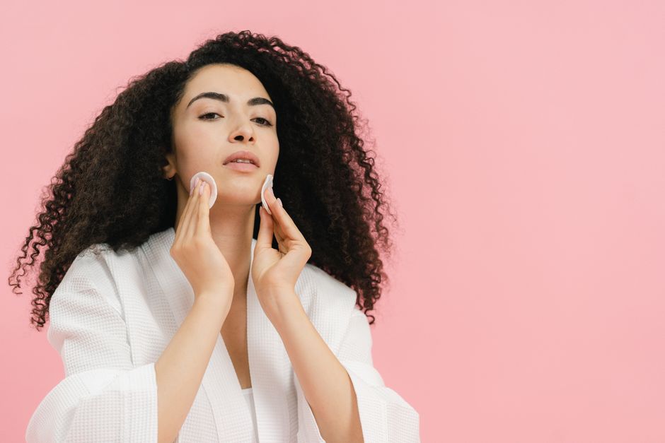 The Billionaire Beauty Exodus: Why the Ultra-Wealthy Are Redefining Luxury Skincare in 2026