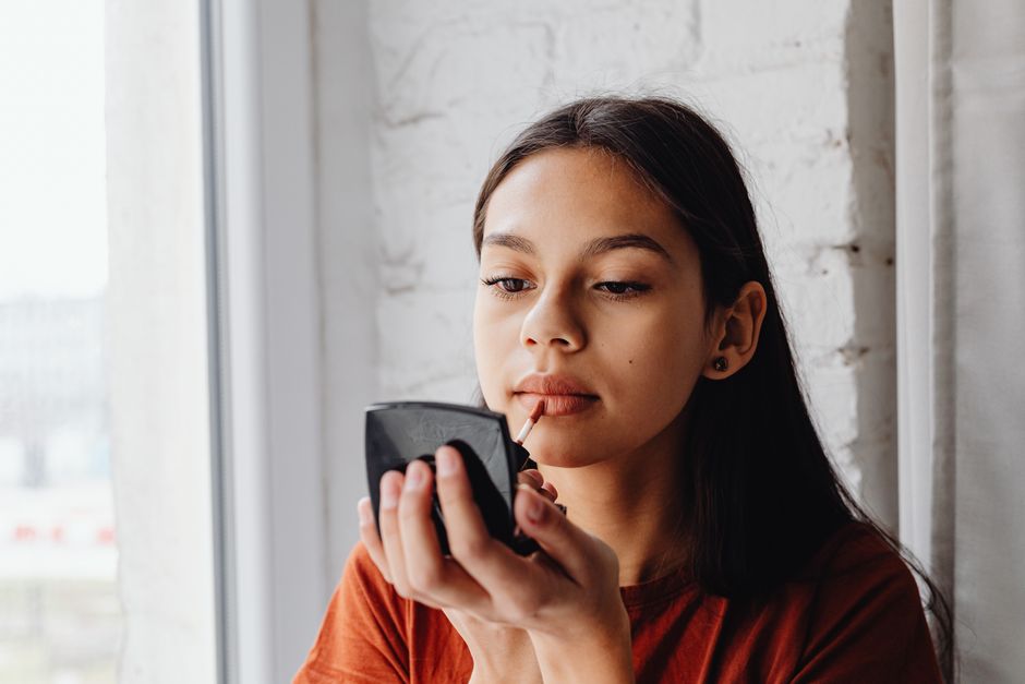 The 2026 Beginner’s Makeup Bible: Your Complete Guide to a Flawless, Modern Routine