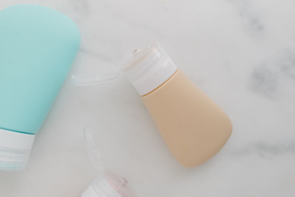 The Art of Effortless Elegance: Mastering Low-Maintenance Beauty for the Modern Traveler