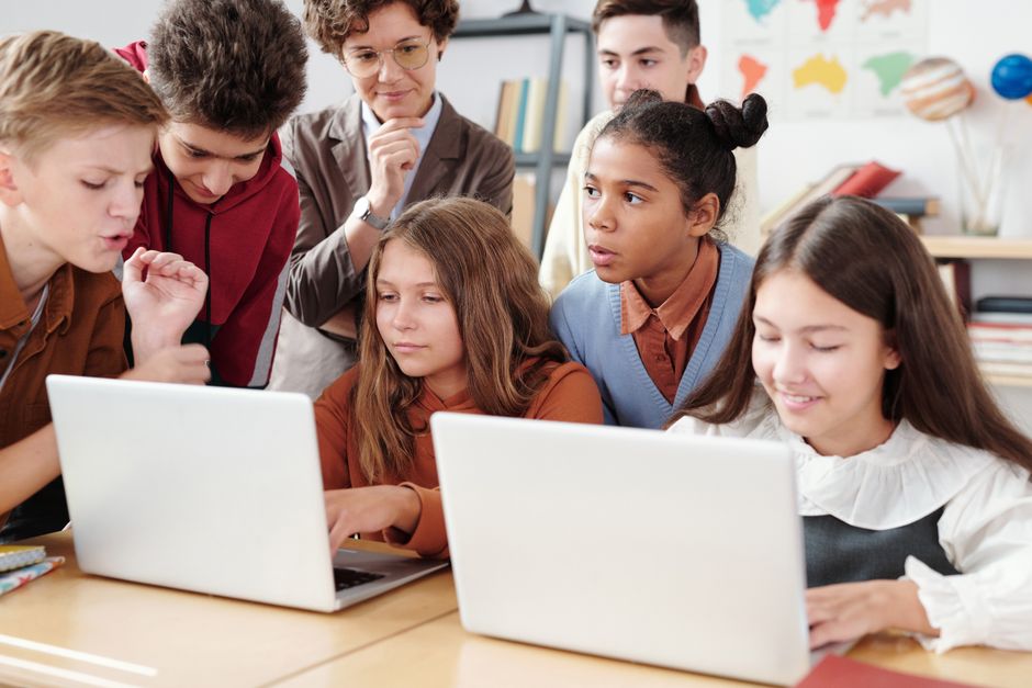 The AI Classroom Dilemma: How Smart Tools Are Reshaping Education (and What Parents Need to Know)