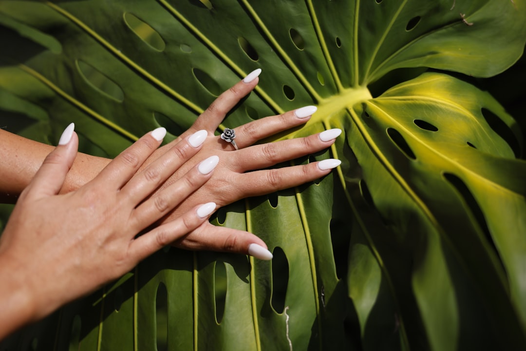 The Almond Milk Manicure: The Quiet Luxury Nail Trend That’s Taking Over 2026