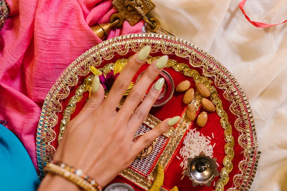 The Press-On Renaissance: Why 2026 Is the Year of the Perfectly Cured, At-Home Manicure