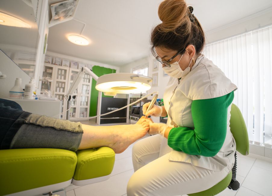 The Manicure Safety Guide: Red Flags, Smart Swaps, and How to Protect Your Nails in 2026