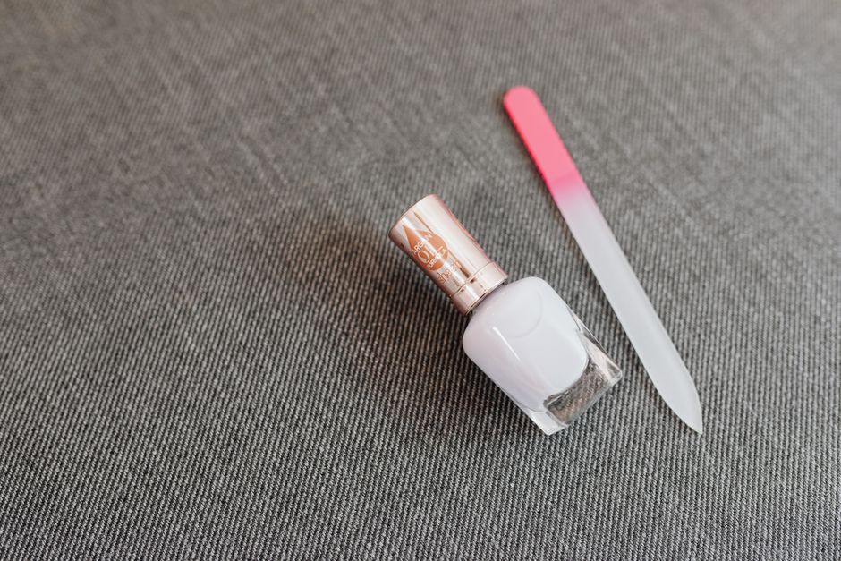 The Jelly Nail Revolution: Why "Coconut Jelly" Manicures Are 2026's Most Coveted Look