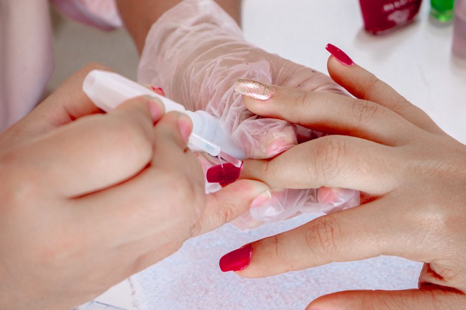 The 2026 Manicure Revolution: Smart Polish, Sustainable Beauty, and the Art of the Perfect DIY Mani