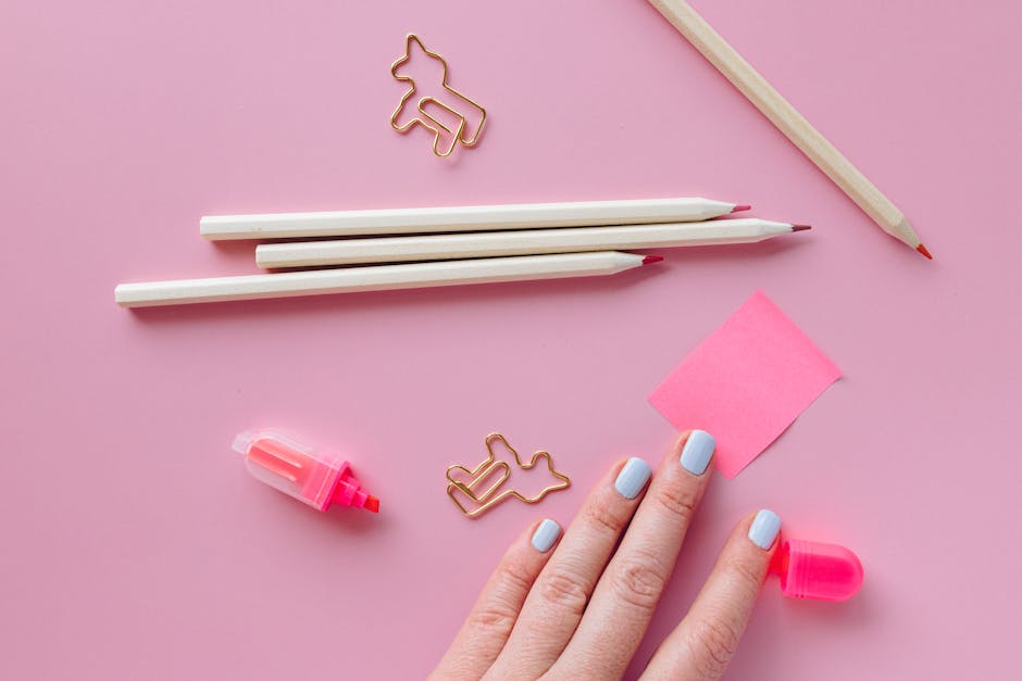 The Art of the Mismatched Manicure: Why Breaking the Rules is Summer 2026's Ultimate Beauty Statement
