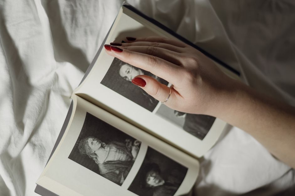 The Almond Milk Manicure: The Quiet Luxury Nail Trend That’s Taking Over 2026