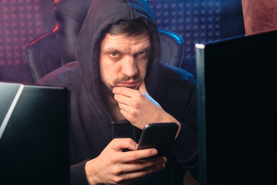 The Death of the SMS Code: Why Phishing-Resistant MFA Is Now the Only Defense