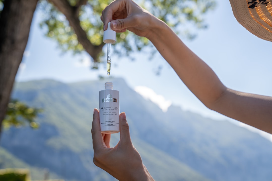 The Multi-Use Miracle: Why the All-Over Skincare Oil Trend Is Taking Over 2026