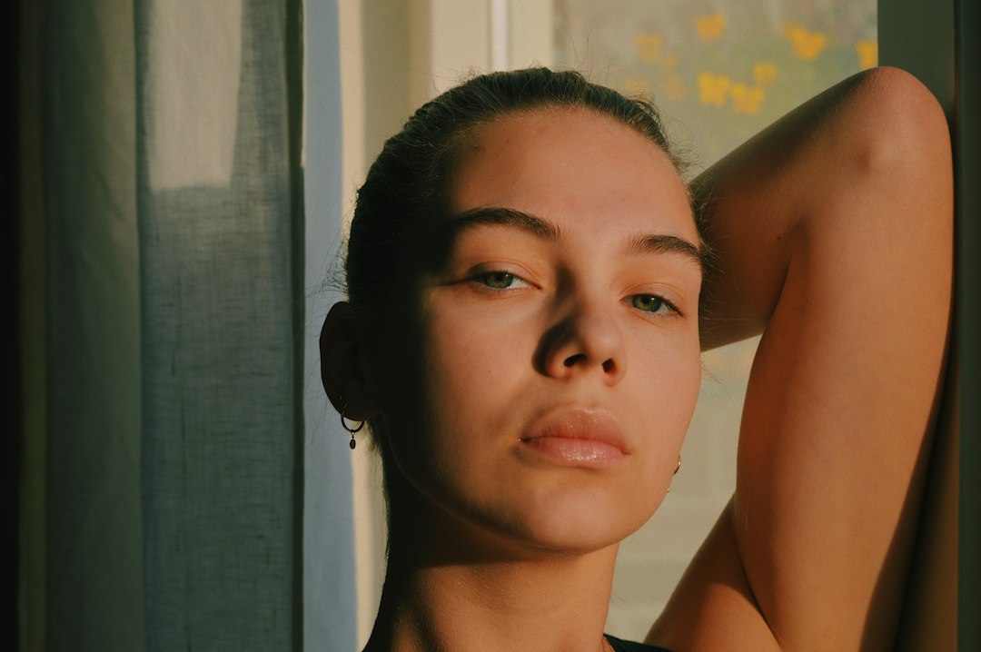 The Glow Getter's Guide: Why Celebrity-Favorite Brightening Moisturizers Are Dominating Skincare in 2026
